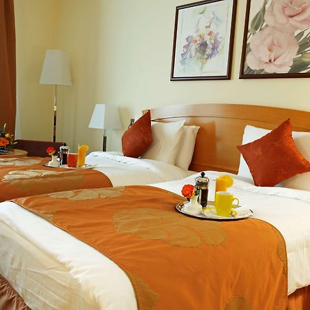 Golden Tulip Sharjah Aparthotel Eksteriør bilde
