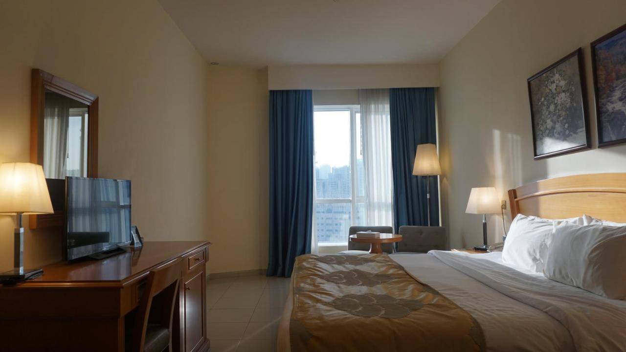 Golden Tulip Sharjah Aparthotel Eksteriør bilde
