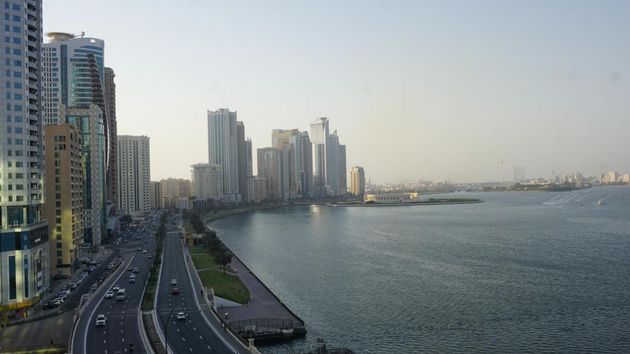 Golden Tulip Sharjah Aparthotel Eksteriør bilde