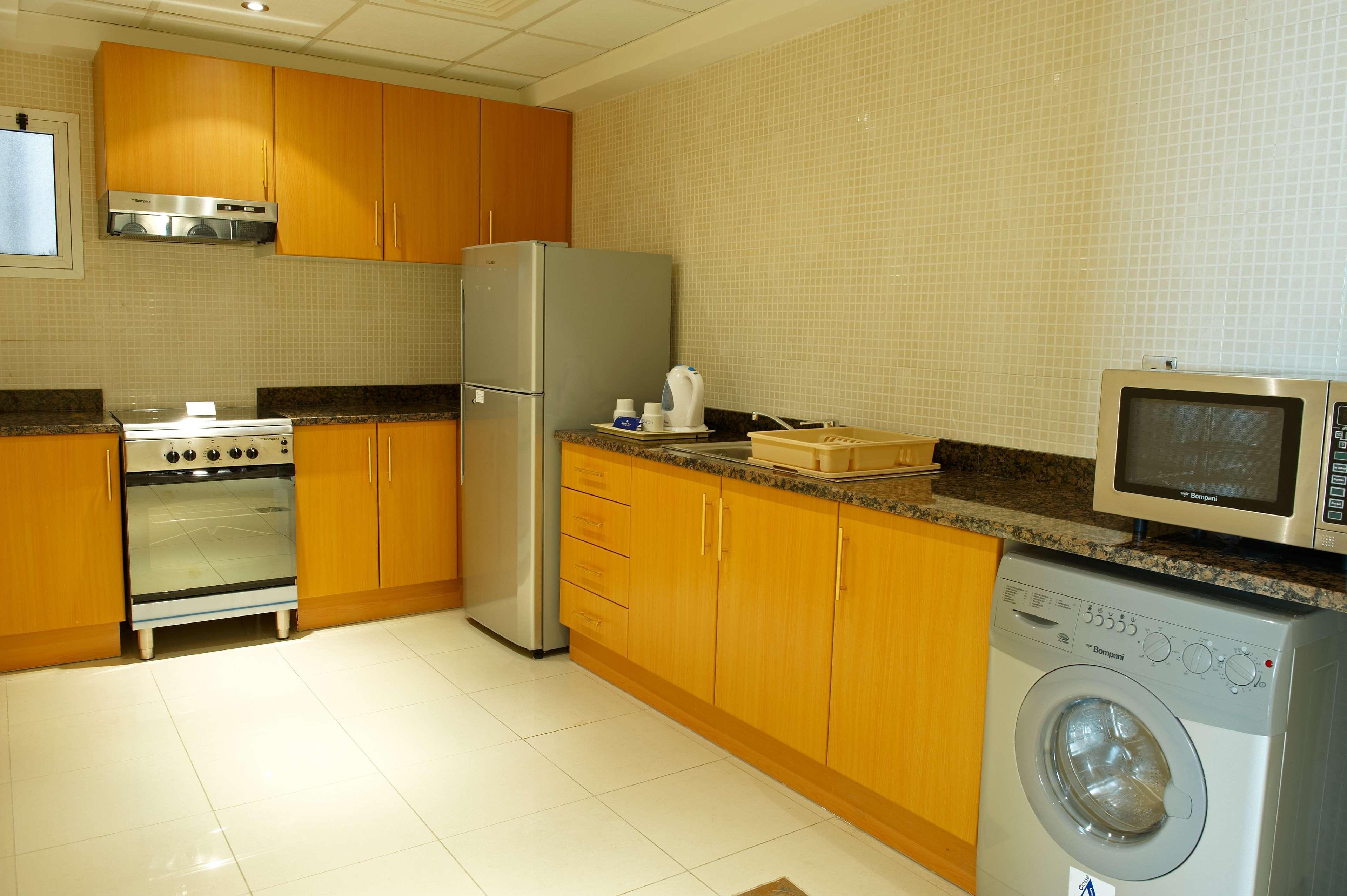 Golden Tulip Sharjah Aparthotel Eksteriør bilde