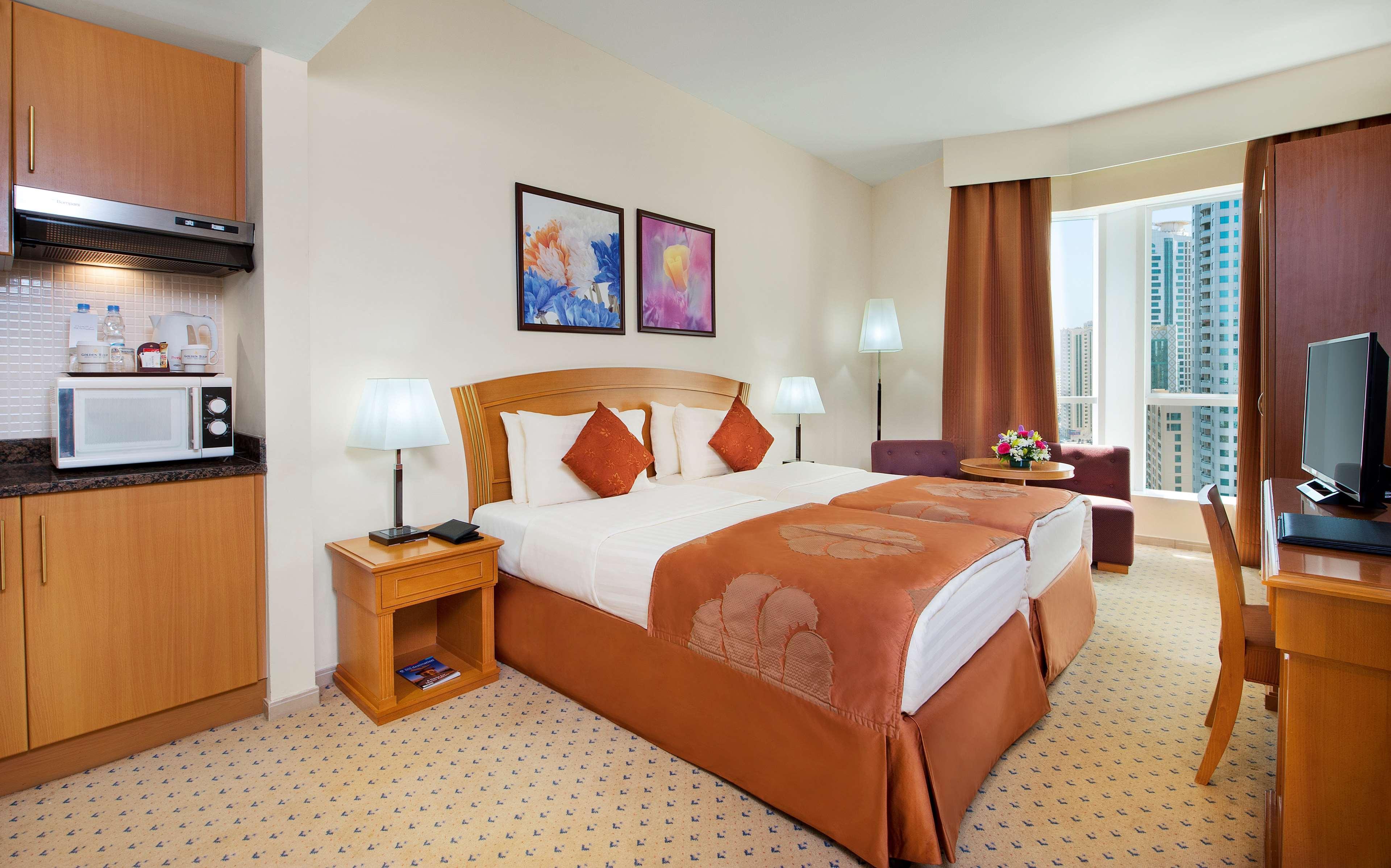 Golden Tulip Sharjah Aparthotel Eksteriør bilde