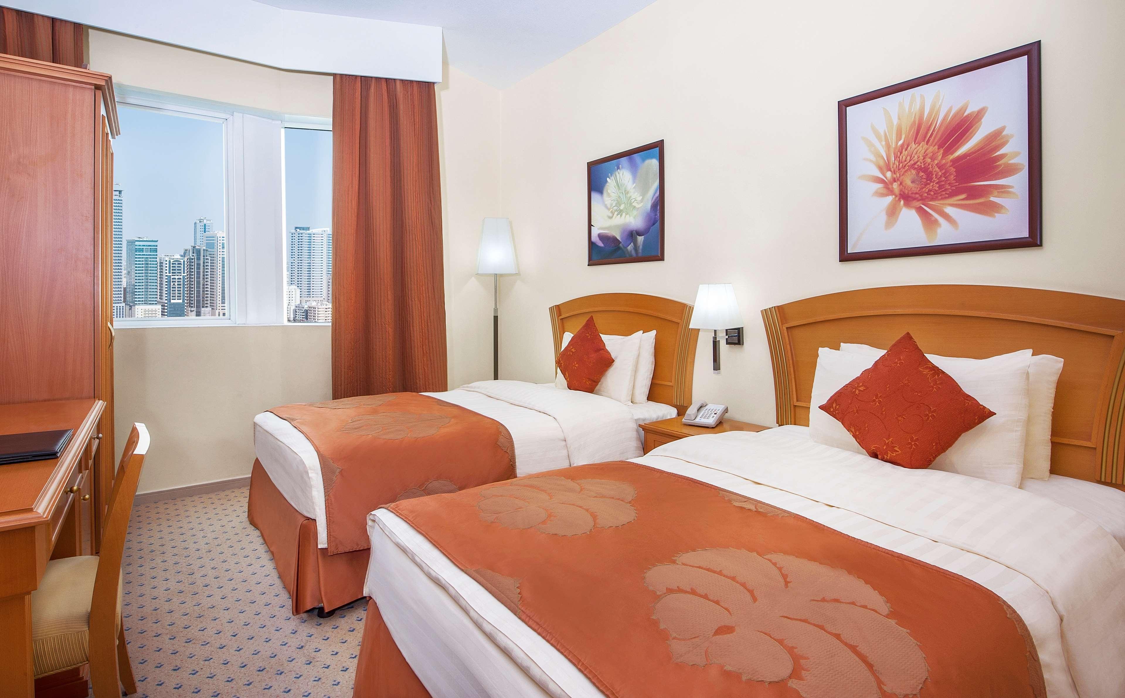 Golden Tulip Sharjah Aparthotel Eksteriør bilde