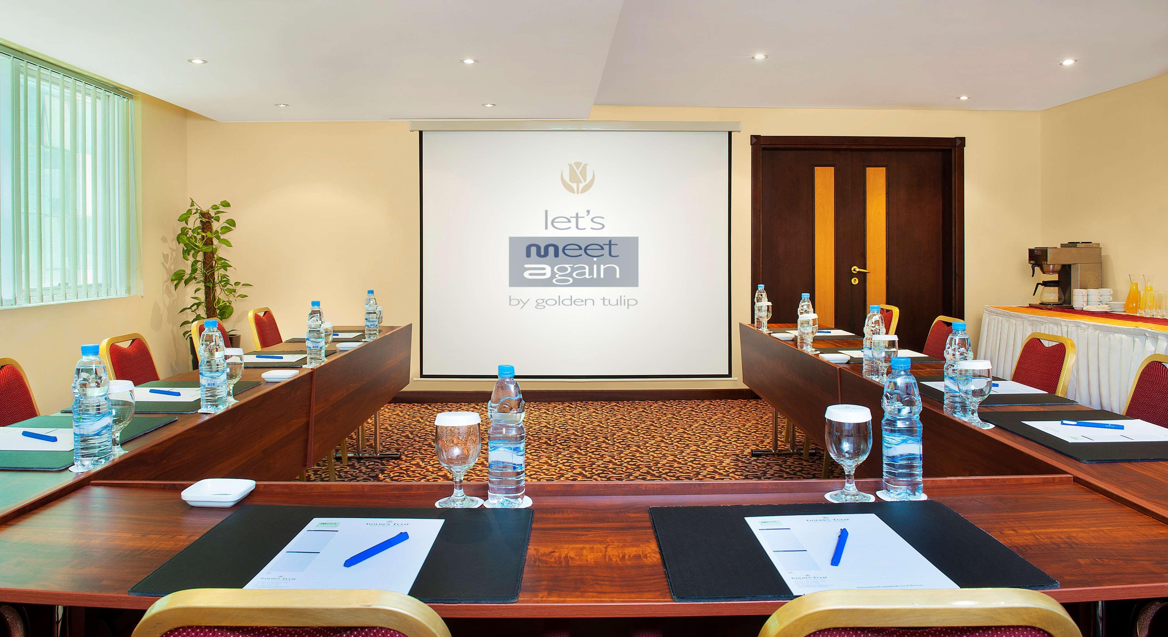 Golden Tulip Sharjah Aparthotel Eksteriør bilde