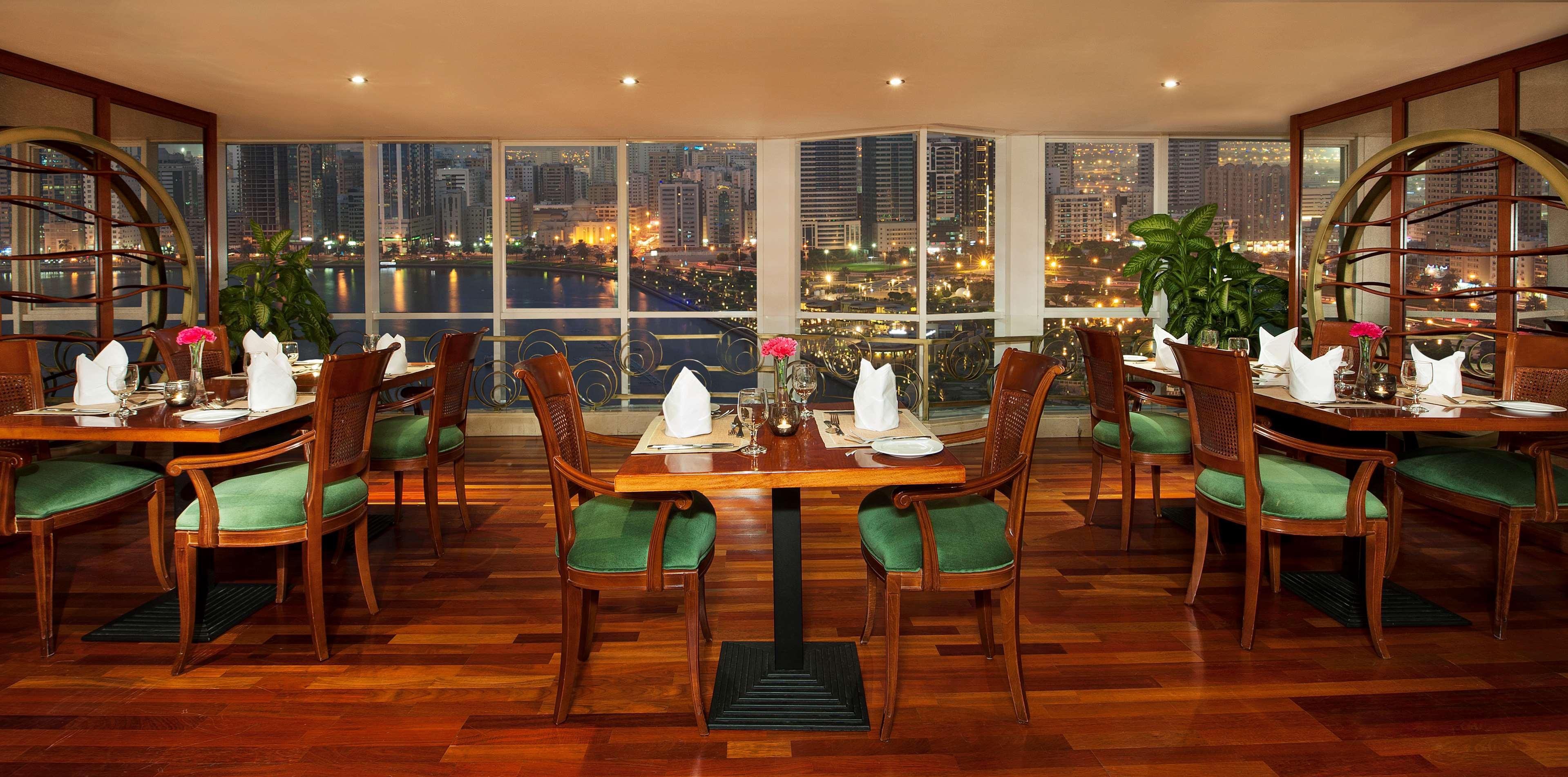 Golden Tulip Sharjah Aparthotel Eksteriør bilde