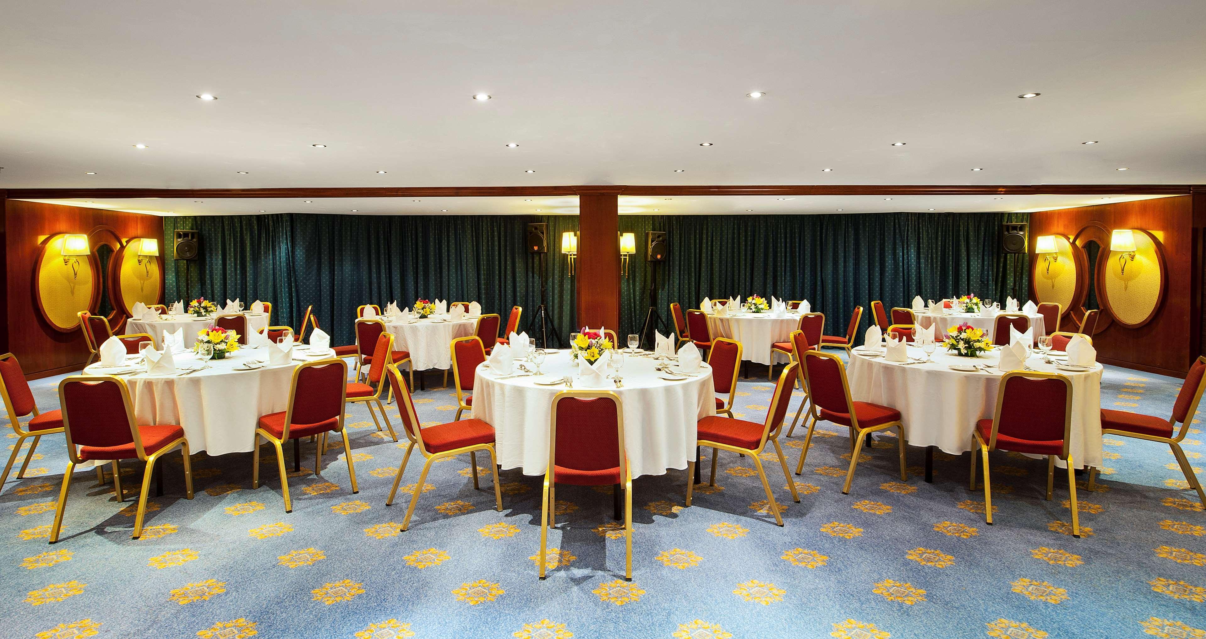 Golden Tulip Sharjah Aparthotel Eksteriør bilde